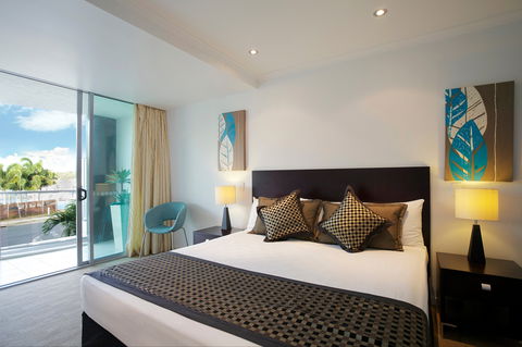 At Marina Shores - New Castle Holiday 1