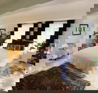 Bangalow Studio Apartment - New Castle Holiday