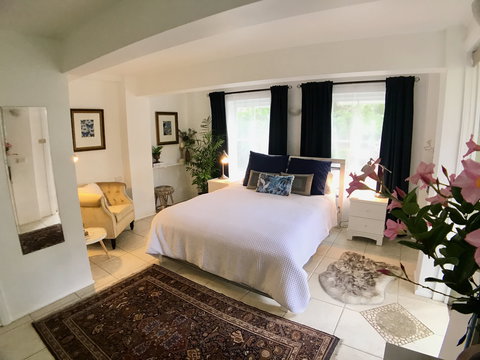 Bangalow Studio Apartment - New Castle Holiday 0