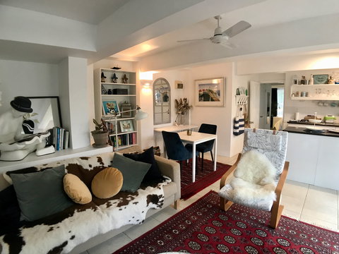 Bangalow Studio Apartment - New Castle Holiday 2