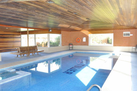 Bell Tower Inn - New Castle Holiday 1