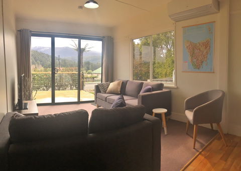 Blue Square Maydena Accommodation - New Castle Holiday 1