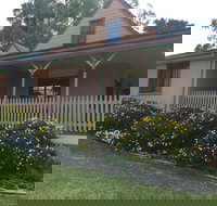 Carinya Cottage Holiday House - New Castle Holiday