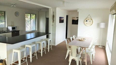 Catching Waves - New Castle Holiday 2