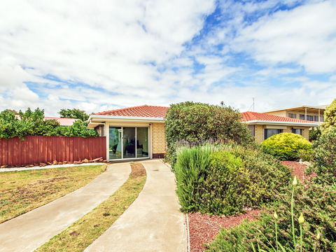 Century 21 SouthCoast: Sun And Sea - New Castle Holiday 1