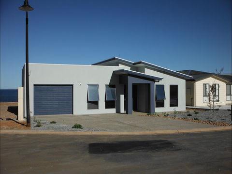 Coastal Getaway - New Castle Holiday 0