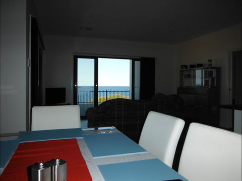 Coastal Getaway - New Castle Holiday 1