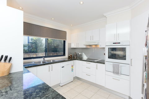 Coastal Haven At Gerroa - New Castle Holiday 2