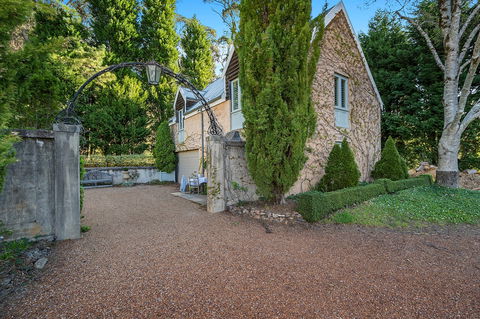 Cooks House - Hawthorn Hill Mount Wilson - New Castle Holiday 1