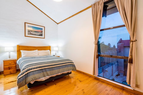 Cottesloe Beach Chalets - New Castle Holiday 2