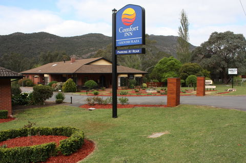 Country Plaza Halls Gap - New Castle Holiday 0