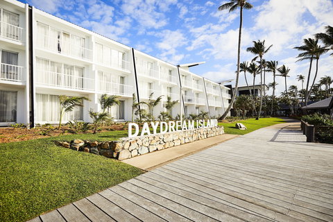 Daydream Island Resort And Living Reef - New Castle Holiday 2