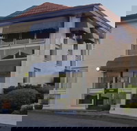 Econo Lodge Hacienda Motel - New Castle Holiday