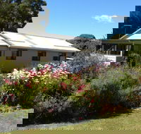 Engadine Cottage - New Castle Holiday