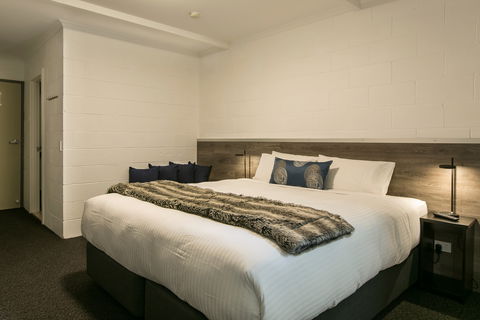Falls Creek Hotel - New Castle Holiday 2