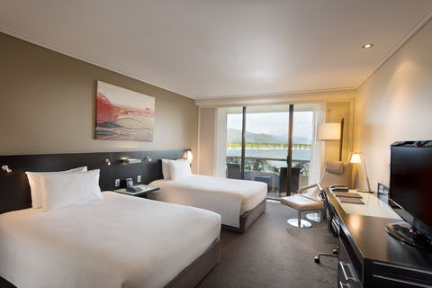 Hilton Cairns - New Castle Holiday 2