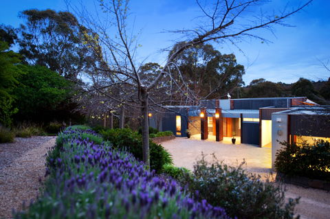 Hisha - New Castle Holiday 0