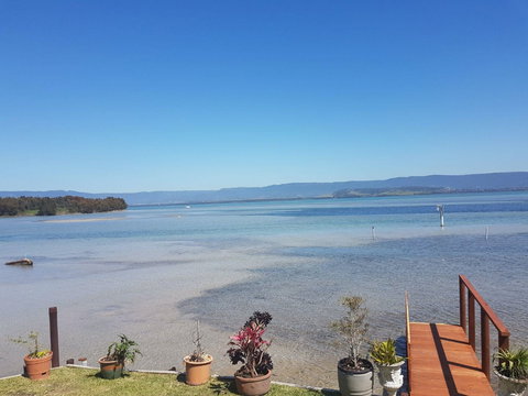 Jettys By The Lake - New Castle Holiday 1
