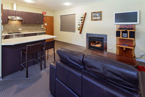 Kickenback Studio - New Castle Holiday 1