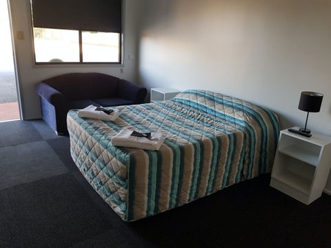 Lamington Hotel Motel - New Castle Holiday 2
