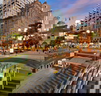 Manor Apartment Hotel - New Castle Holiday