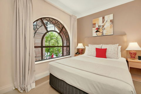 Manor Apartment Hotel - New Castle Holiday 1