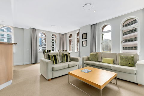 Manor Apartment Hotel - New Castle Holiday 2