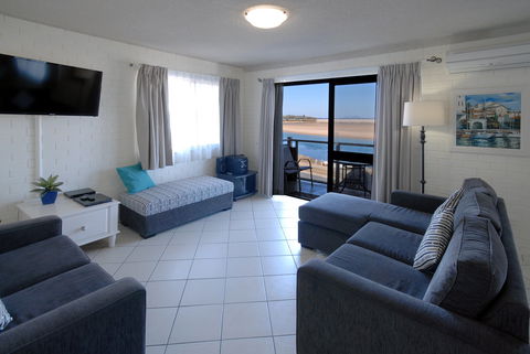 Marcel Towers Holiday Apartments - New Castle Holiday 1