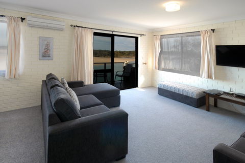 Marcel Towers Holiday Apartments - New Castle Holiday 2