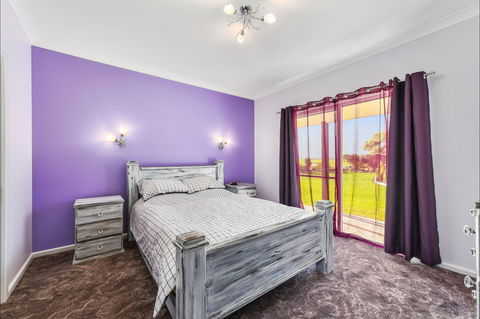 McKinnon's Holiday Home - New Castle Holiday 2