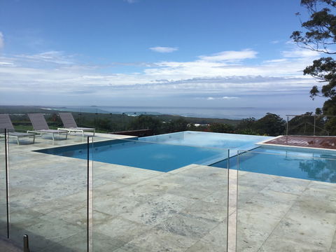 Mont Sapphire Luxury Retreat - New Castle Holiday 1