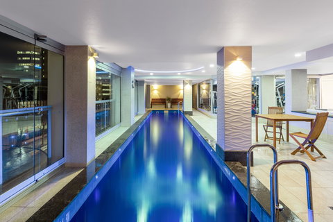 Oaks Adelaide Embassy Suites - New Castle Holiday 1