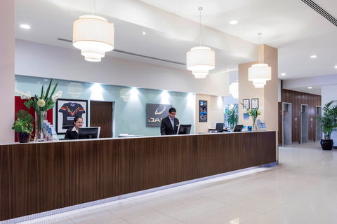 Oaks Glenelg Plaza Pier Suites - New Castle Holiday 1