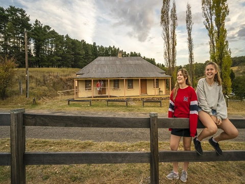 Old Trahlee - New Castle Holiday 1