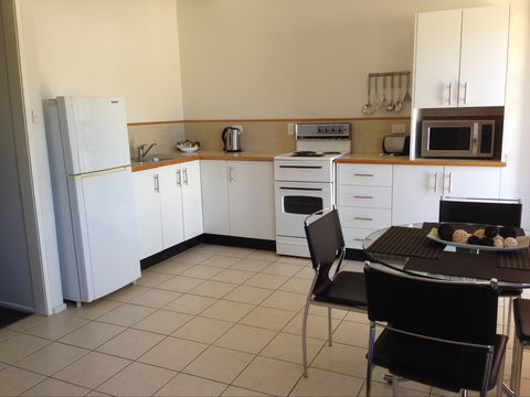 Palm View Holiday Apartments - New Castle Holiday 2