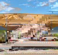 Pebble Point - New Castle Holiday