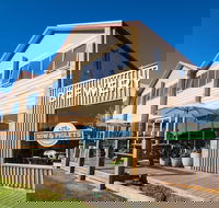 Port Campbell Hostel and Brewpub - New Castle Holiday