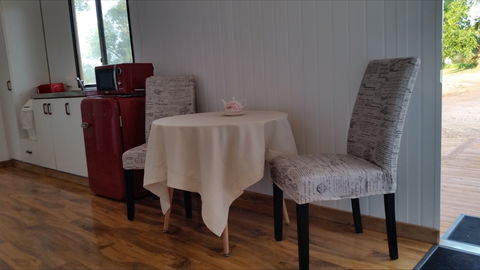 Rockinghorse Restorations Accommodation - New Castle Holiday 1