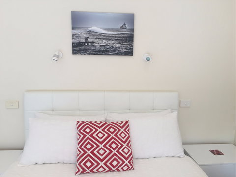 Springtide Studio Apartments - New Castle Holiday 0