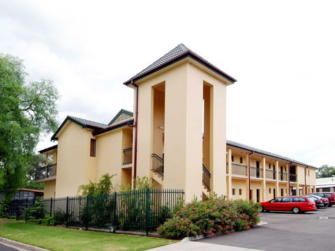 St Marys Park View Motel - New Castle Holiday 0