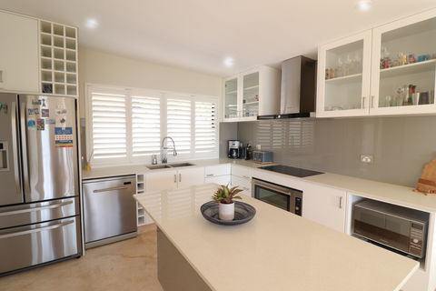 Sugar Bay Bliss - New Castle Holiday 1