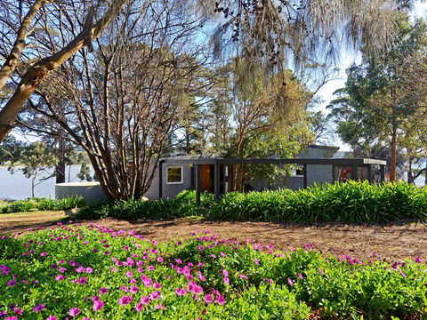 Taylors Bay Cottage - New Castle Holiday 0
