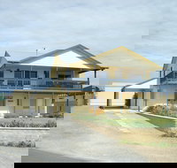 The Ozzie Oyster - New Castle Holiday