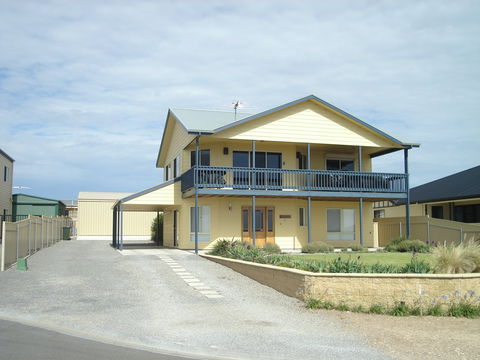 The Ozzie Oyster - New Castle Holiday 0