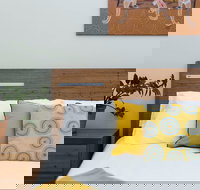 The Peace House - New Castle Holiday