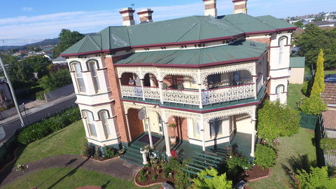 The Grand On Macfie - New Castle Holiday 0