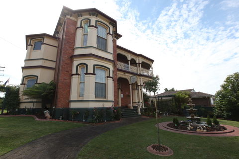 The Grand On Macfie - New Castle Holiday 1