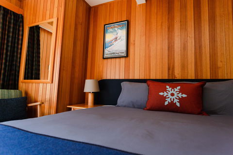 Thredbo Alpine Hotel - New Castle Holiday 1