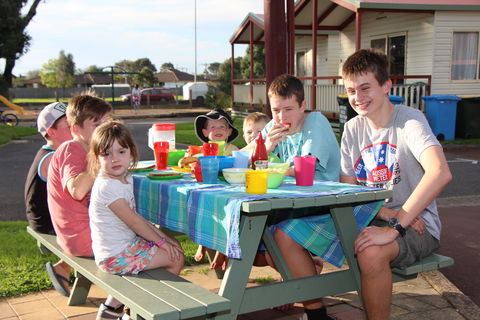 Warrnambool Holiday Park And Motel - New Castle Holiday 0