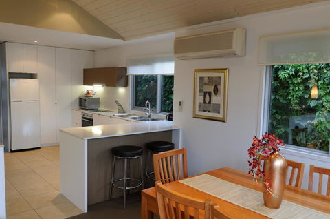 The Victoria Port Fairy - New Castle Holiday 5